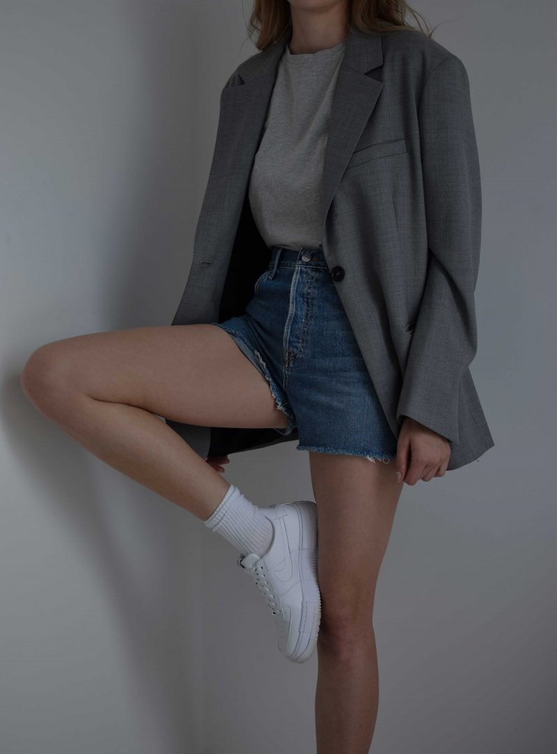 katarinavidd katiquette grlfrnd denim shorts, perfect highwaisted denim shorts for summer, jeans, revolve review