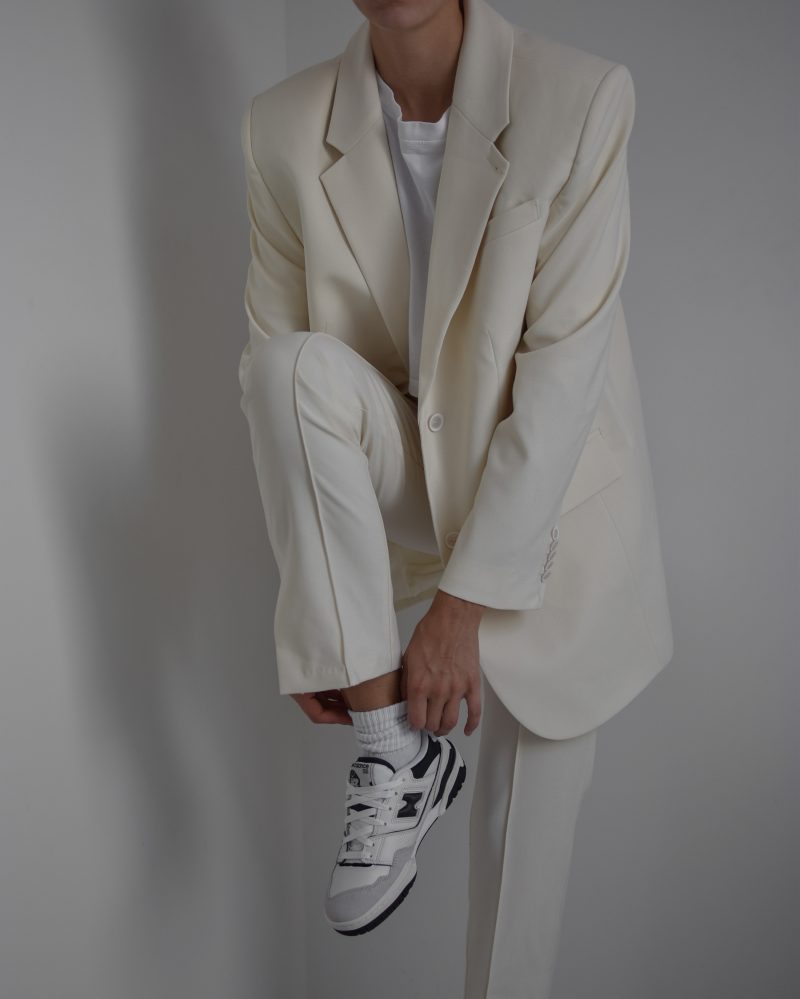 L'ACADEMIE dylan suit, nude suit, oversized blazer, new balance 550 navy